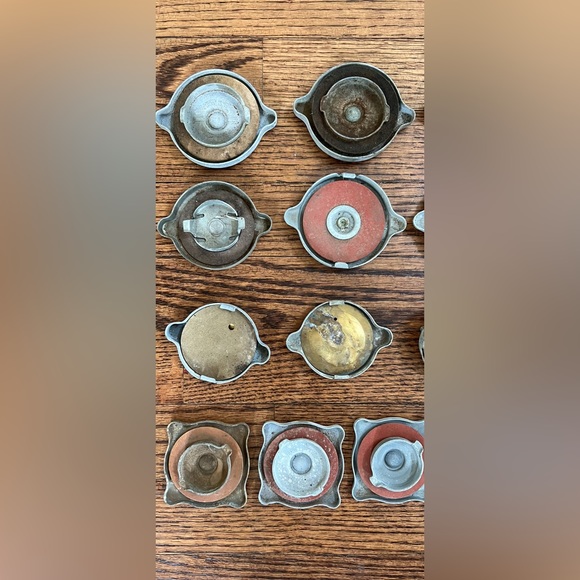 Vintage radiator caps - Picture 6 of 8